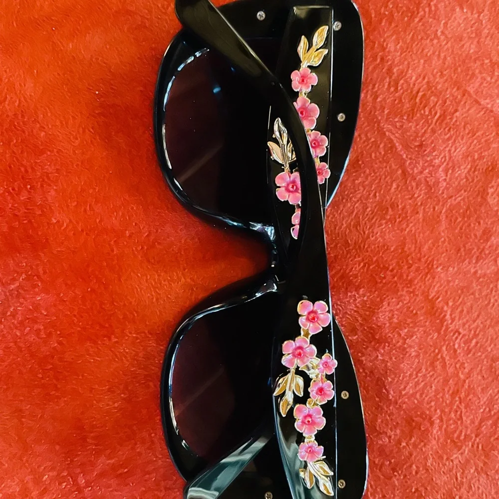 NWT Chic ITALIAN Designer Style Retro Floral Cateye Pin-up SUNGLASSES